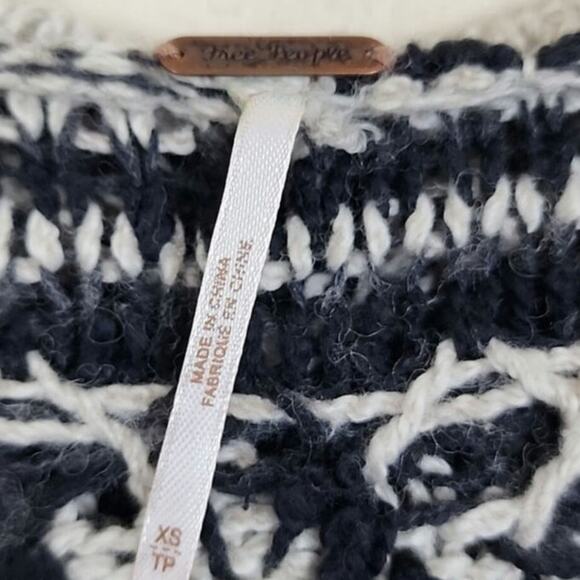 Free People Show Me The Way Geo Fringe XS Cardigan Sweater - Picture 4 of 10